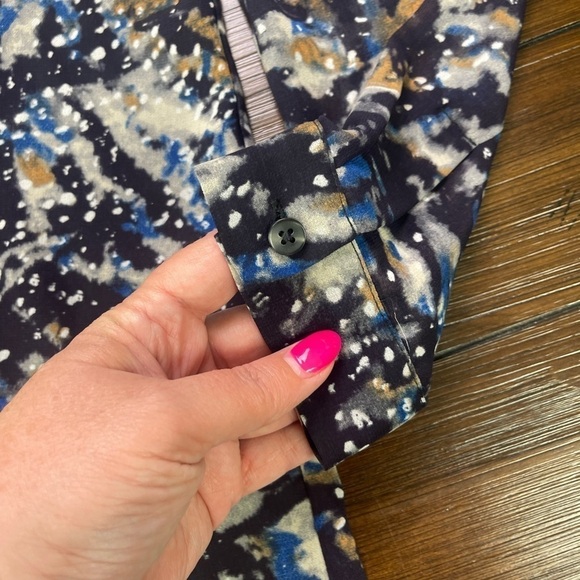 Cabi Style# 366 Starry Night Long Sleeve Blouse Size Medium - Picture 6 of 9